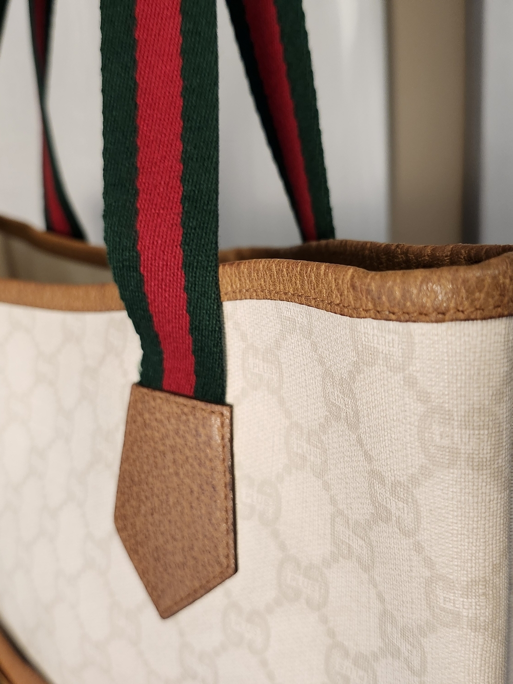 Gucci GG Plus White And Tan Sherry Line Supreme Tall Tote With Web Straps - Picture 7 of 16